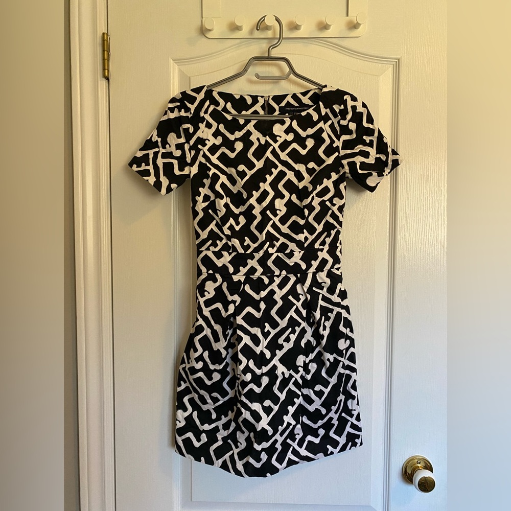 French Connection Black and White Dress with Pockets Dress Size 0